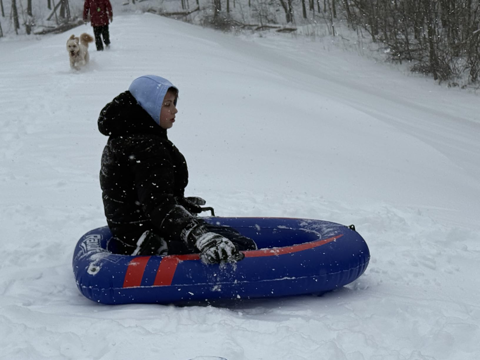Raxurt Inflatable Snow Sled, Heavy Duty Snow Tube with Sturdy Handles for Kids and Adults, Extra Durable 0.7 mm PVC Snow Sleds, Sledding Winter Outdoor Fun Toys for Children Boys Girls customer photo 2