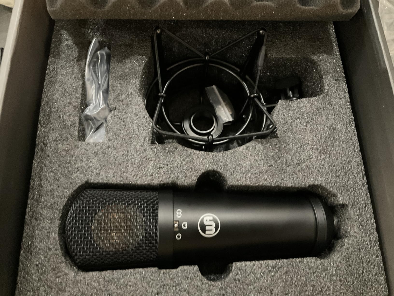 Warm Audio WA-87jr Large Diaphragm Condenser Mic with Shockmount, Rich Studio-Grade Sound for Vocals, Instruments, Podcasts, Nickel customer photo 1