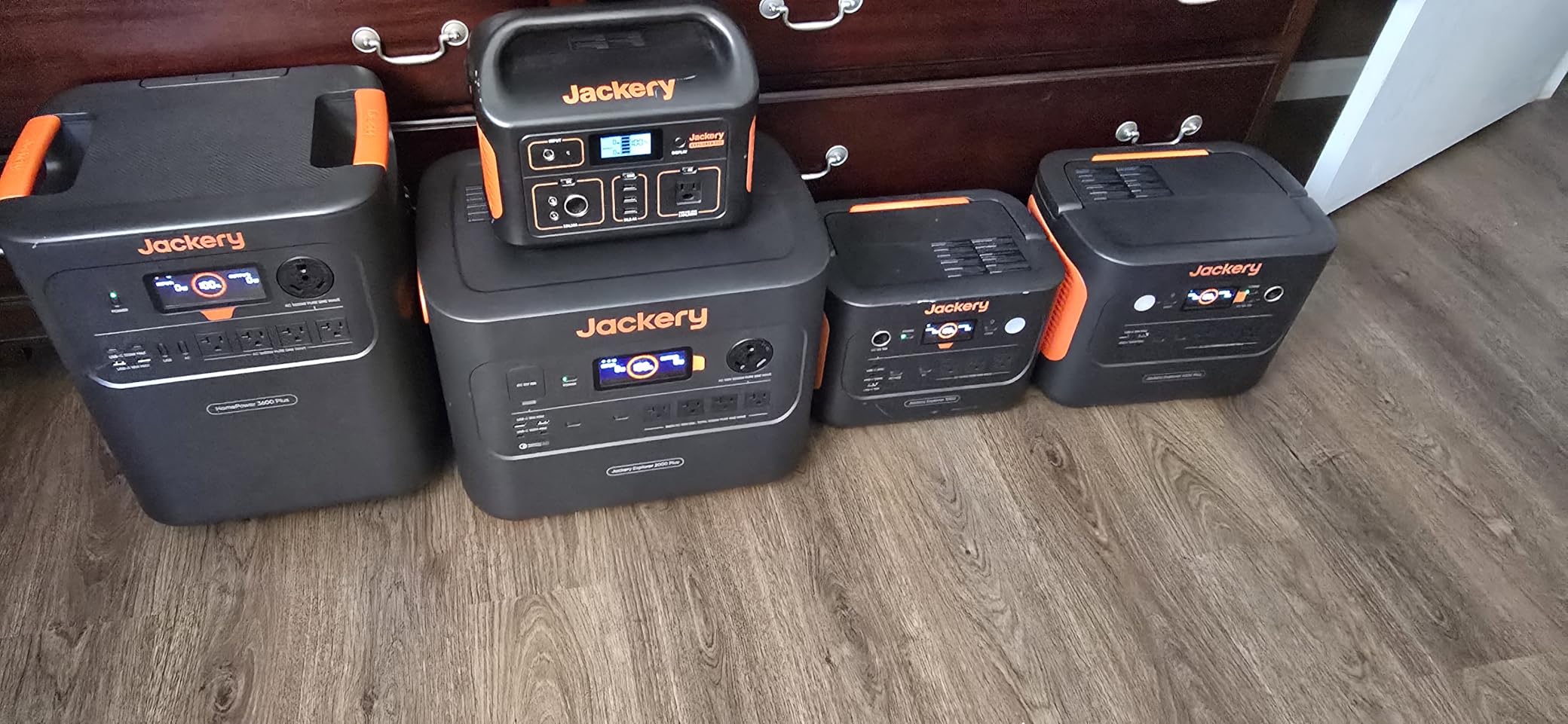 Jackery HomePower 3600 Plus Portable Power Station, 3600W AC Output, 3584Wh LFP Solar Generator, Expandable up to 21kWh, Essential Home Backup for Home Use, Emergencies, RV (Solar Panel Optional) customer photo 1