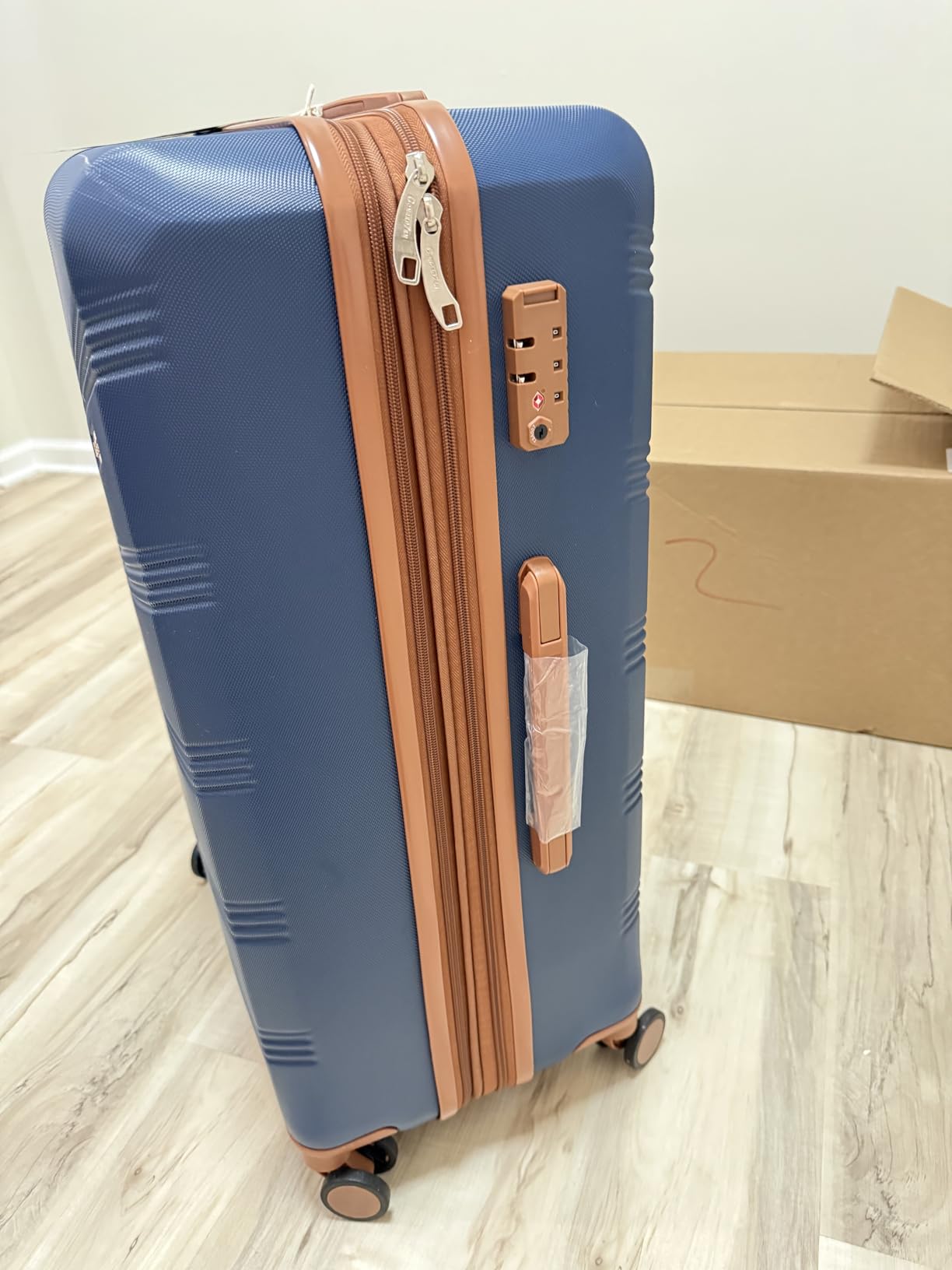CONCEPTEN Expandable Hardshell Luggage Set 5 Piece, 22x14x9 Airline Approved Carry On, 20/24/28