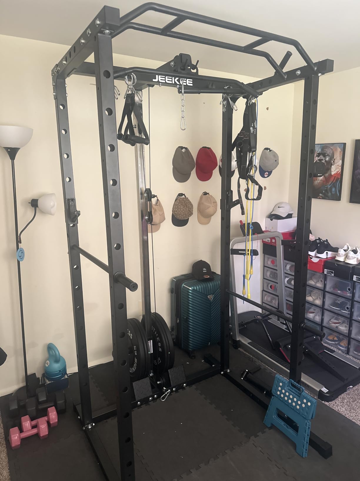 JEEKEE Power Rack with LAT Pulldown, 2000LBS Power Cage with Cable System, Multi-Function Squat Rack with J-Hooks, Safety Bars, Landmine, Pull Up Bar & Attachments for Home Gym Strength Training customer photo 1