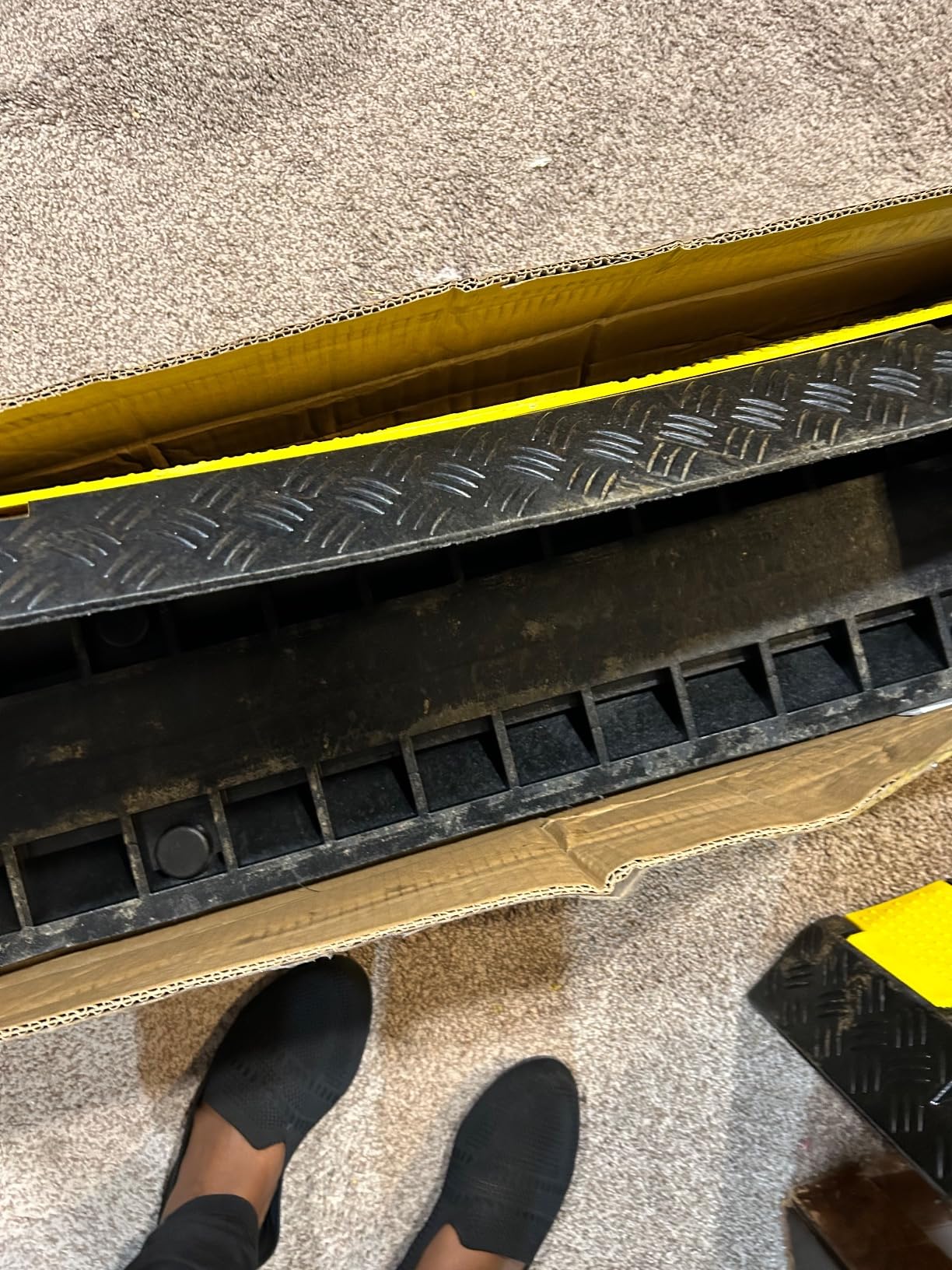 VEVOR Cable Protector Ramp, 22,000 lbs/axle Capacity, 2 Channel Heavy Duty Rubber Cord Hose Wire Cover, 1.3 x 1.2 in Channel, Traffic Speed Bump with Flip-Open Top Cover, for Indoor Outdoor, 1 Pack customer photo 1