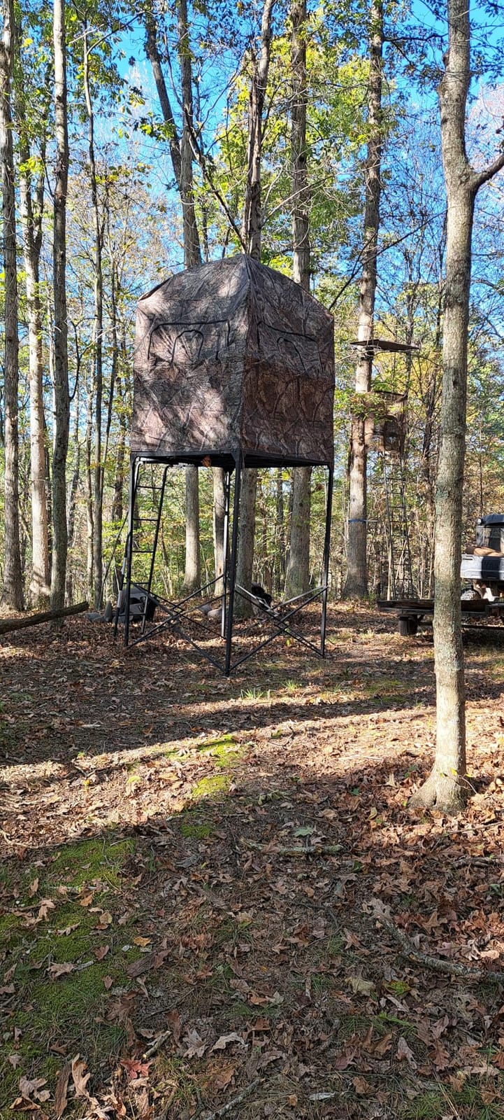 OL'MAN 7' Base Camp Deluxe Quad Pod Tower with Blind, 2-Man Elevated 5 x 5 Deer Hunting Stand customer photo 1