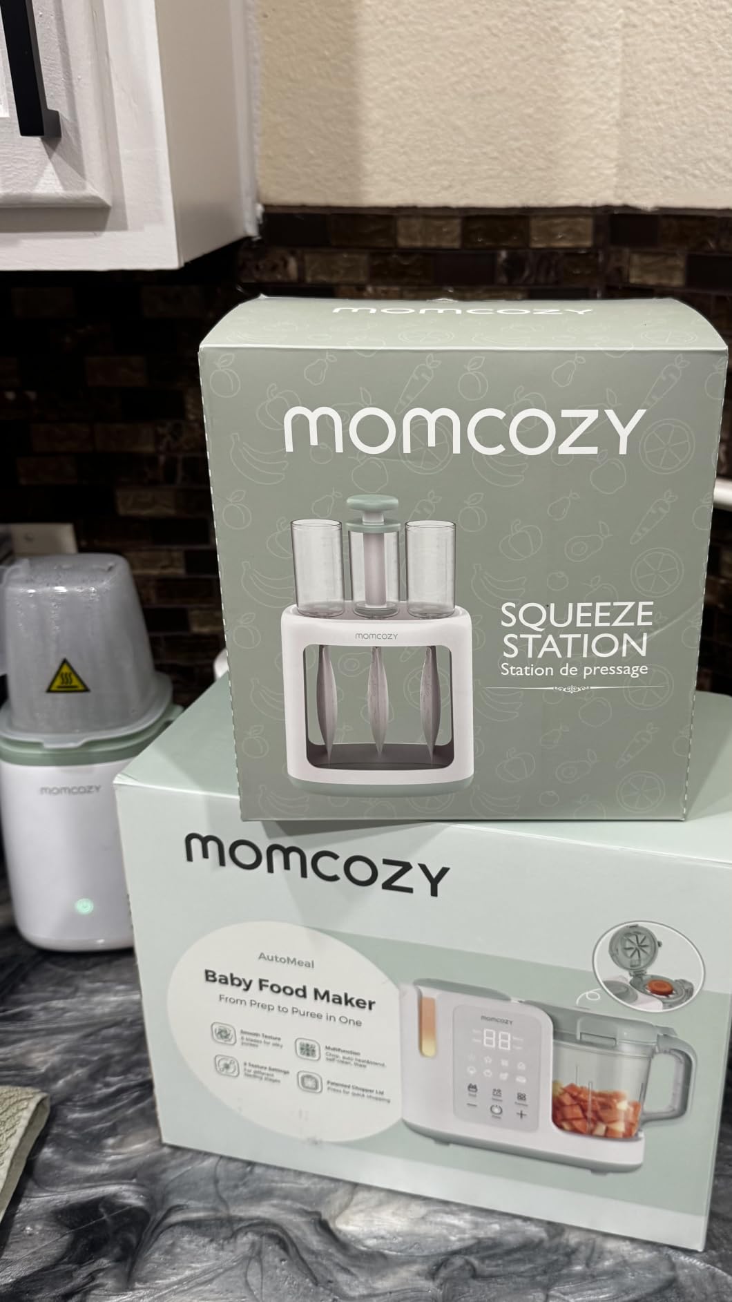 Momcozy AutoMeal Baby Food Maker - One-Step Auto Steam & Blend Food Processor, 15oz Large Cup & 6-Blade Design, Self-Cleaning, Auto 3-Stage Texture Settings for Effortless Homemade Baby Puree customer photo 1