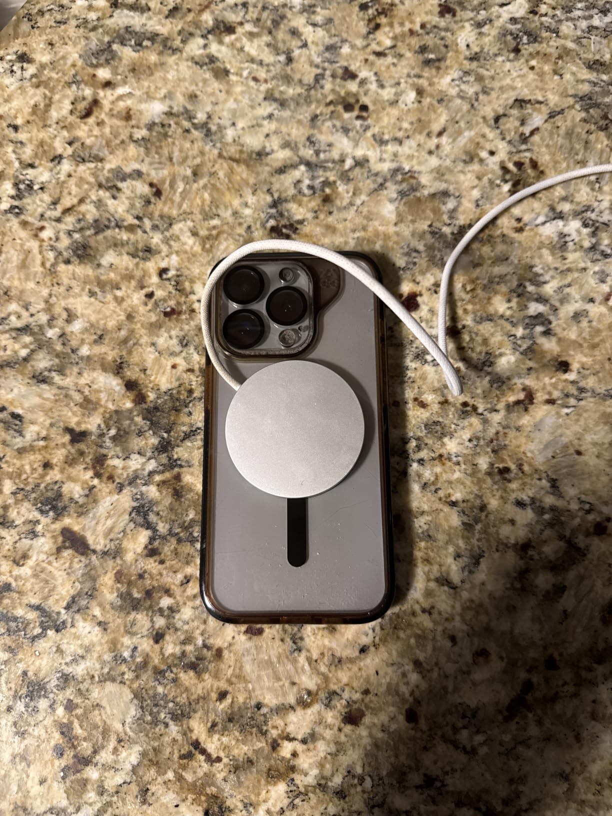 Apple MagSafe Charger (1 m): Wireless Charger with Fast-Charging Capability customer photo 1