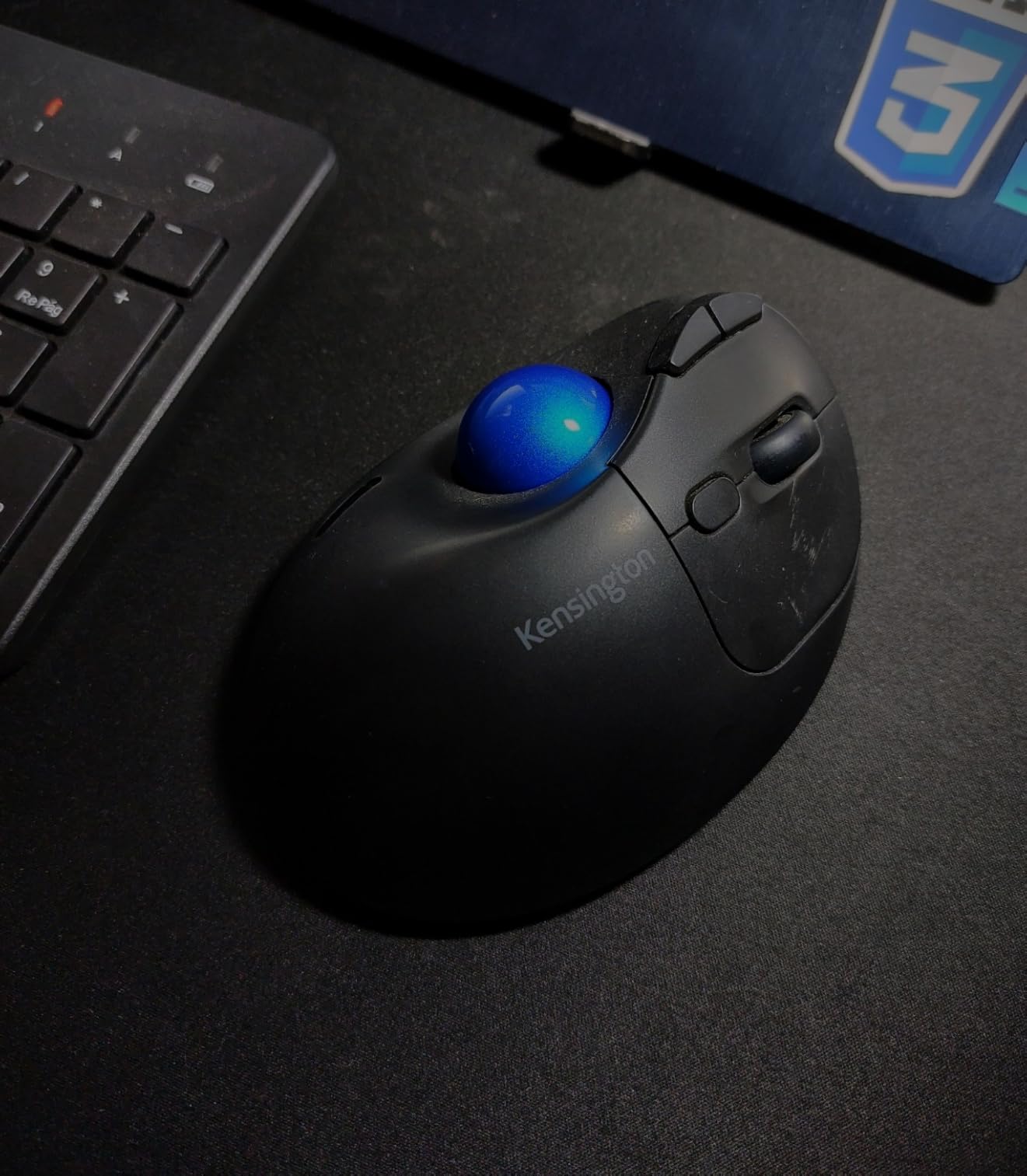 Kensington TB450 Wireless Trackball Mouse, Bluetooth LE & 2.4GHz Connection, 4 DPI Options, Connect up to 3 Devices (K72179WW), White-Silver customer photo 2