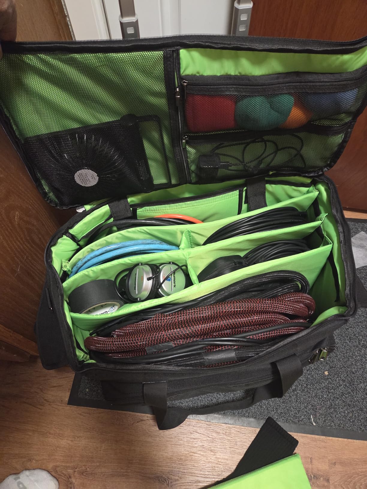 Large Rolling DJ Cable Bag, Green Padded Gig Bag with Detachable Trolley & Divider, 600D Oxford Music Gear Case with Multi Pockets for 15.6