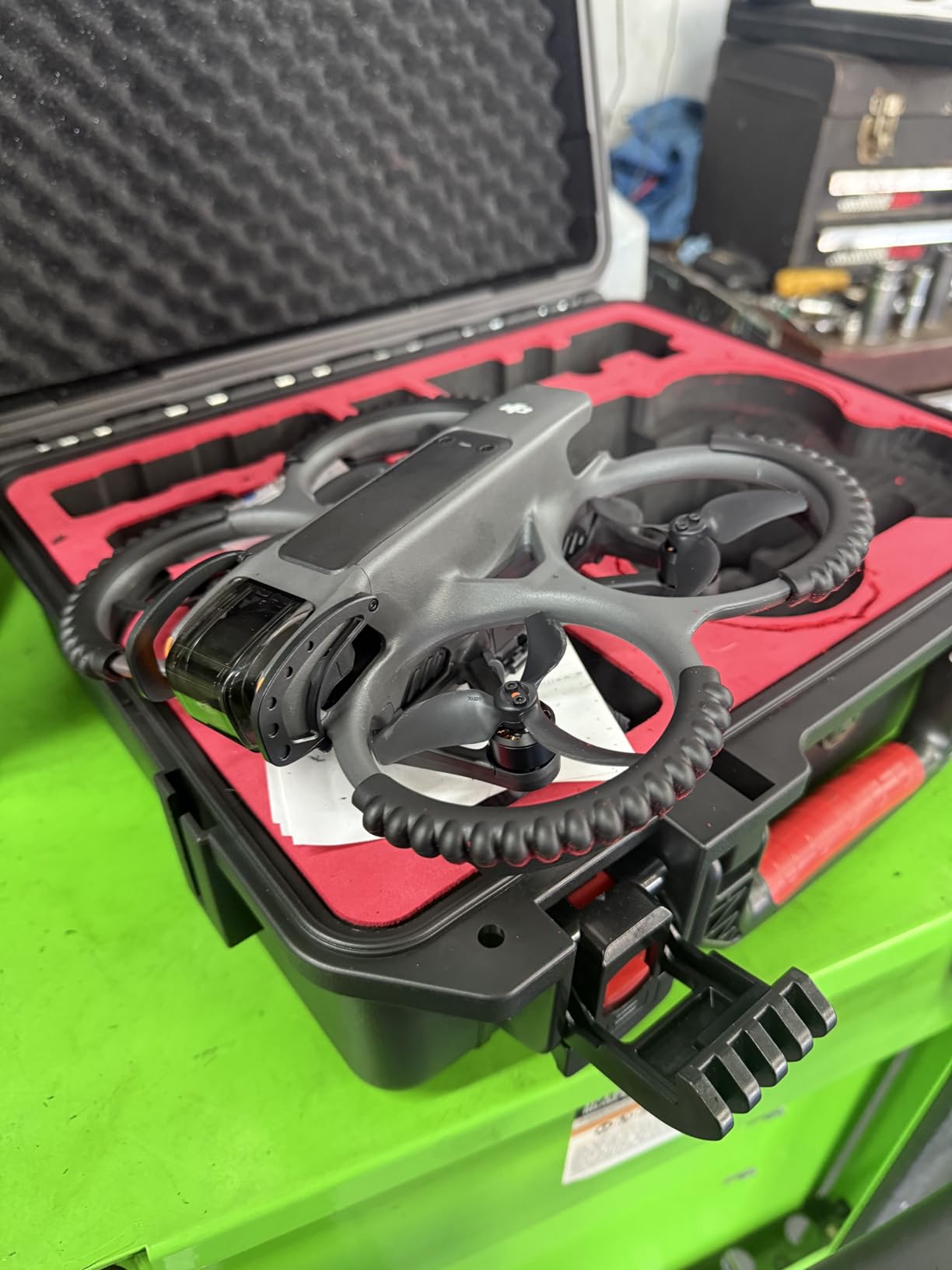DJI Avata 2 Fly Smart Combo (Single Battery), FPV Drone with Camera 4K, Immersive Experience, One-Push Acrobatics, Built-in Propeller Guard, 155 FOV, Camera Drone with Goggles N3 and RC Motion 3 customer photo 1