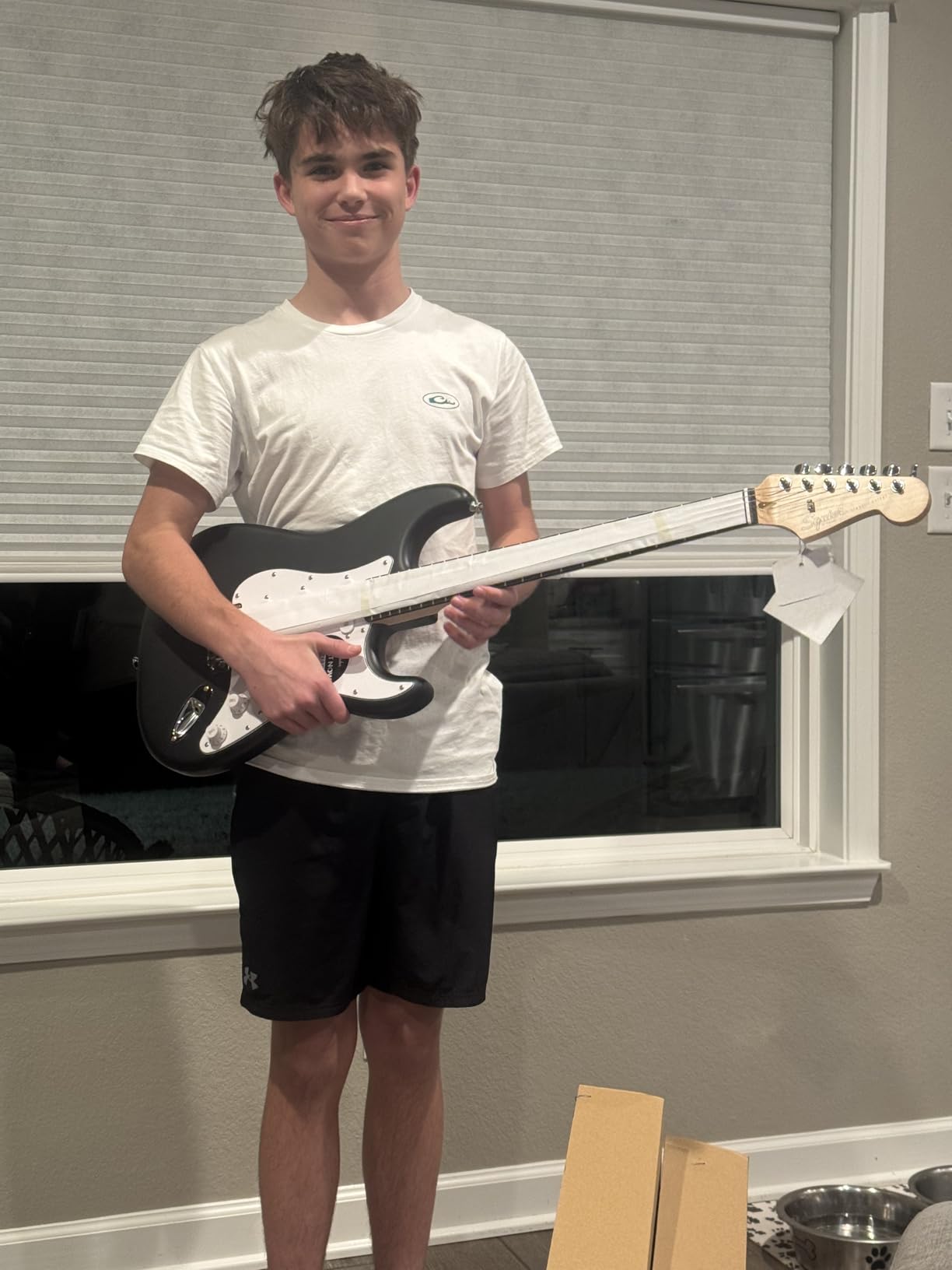 Fender Mini Stratocaster Beginner Electric Guitar Kit with Amp, Daphne Blue customer photo 2