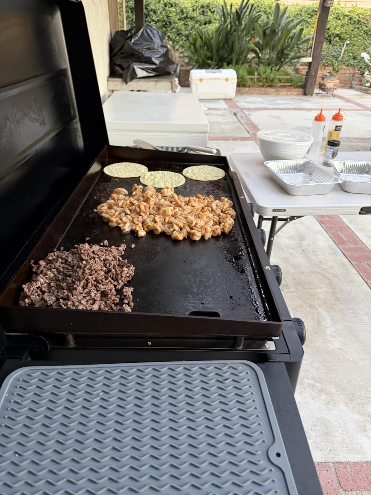 Irontop 4-Burner Griddle, 648 Sq In, Even Heat, Wind Guards | Edge-to-edge heat, 360° wind guards, rust-resistant food-safe coating, P.A.L. rail, 3-yr warranty customer photo 1