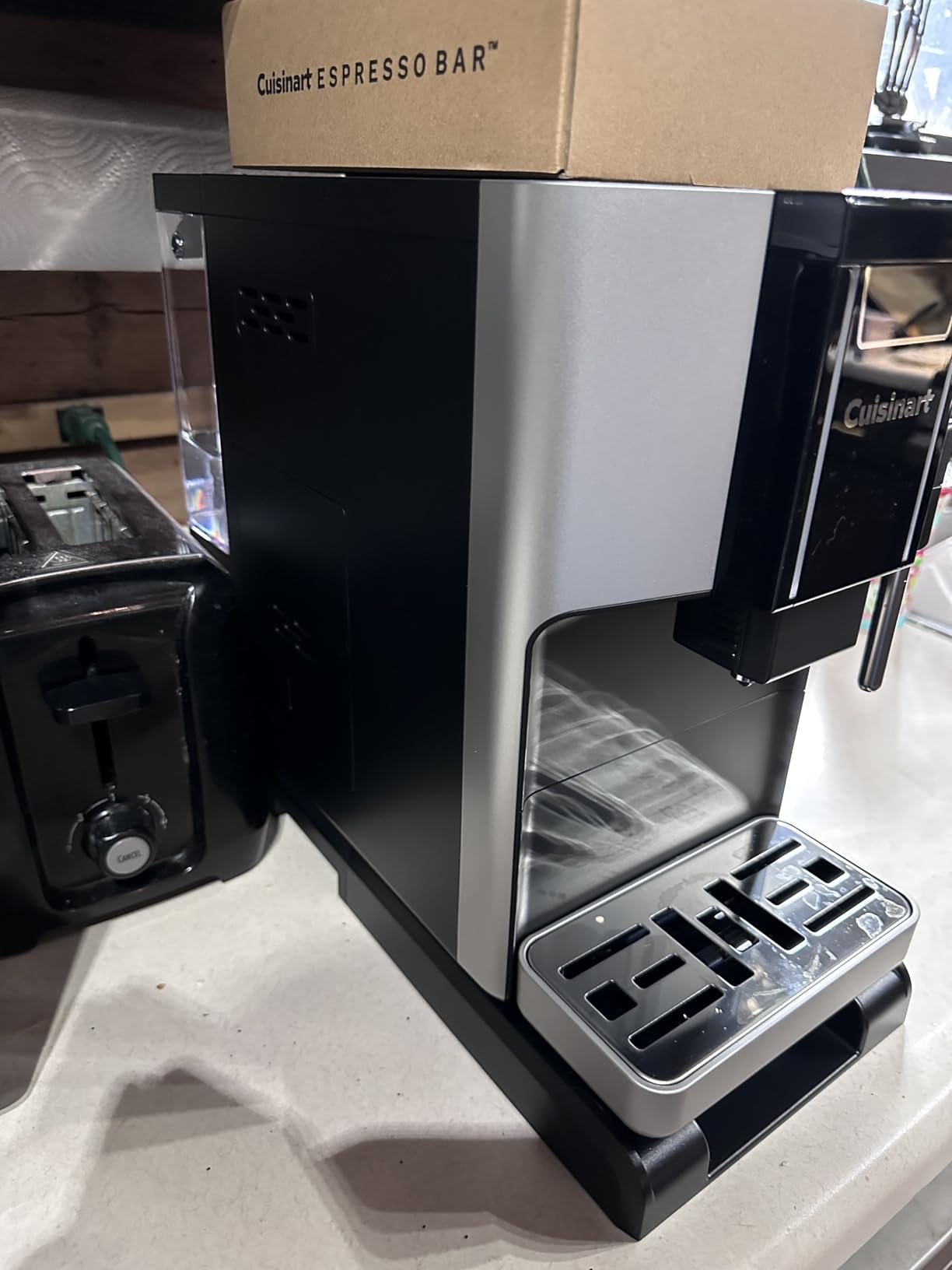 Cuisinart Espresso Bar Fully Automatic Espresso Machine, Makes Hot or Cold Cafe-Quality Cappuccino, Lattes, Americanos and Cold Extracted Espresso, Steam/Frothing Wand for Milk-Based Drinks, EM-550 customer photo 2