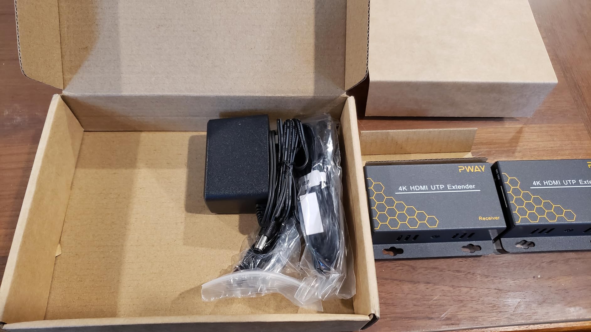 PWAY 4K HDMI Extender Over Ethernet Cat5 Cat6 Cat7 Upto 230ft, with IR, Loop Out, 4K@30Hz 1080P HDMI Transmitter Receiver Video Converter POC with Holes, Easy Installation (HT275) customer photo 2