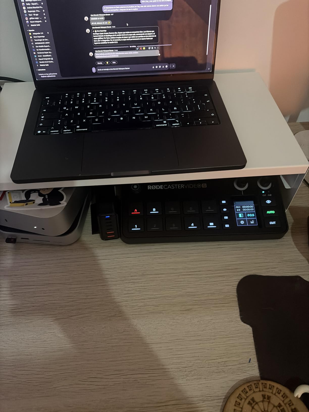 RØDE RØDECaster Video S - Podcast Video Switcher and Audio Interface - Multi-Camera, 4 x Video Inputs (HDMI and USB), 1080p60, Multi-Source Scenes customer photo 2