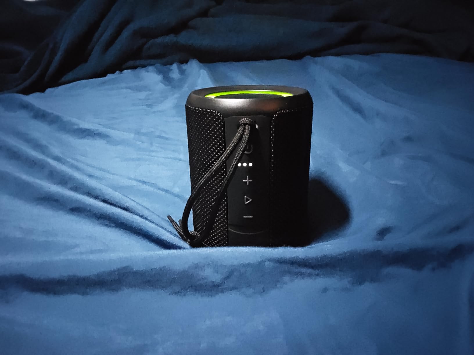 Portable Bluetooth Speaker, IPX7 Waterproof Wireless Speaker with 20W Loud Stereo Sound, 15H Playtime & Beat-Synced RGB Light, Small Outdoor Speaker for Shower, Pool, Beach, Hiking and Gifts customer photo 2