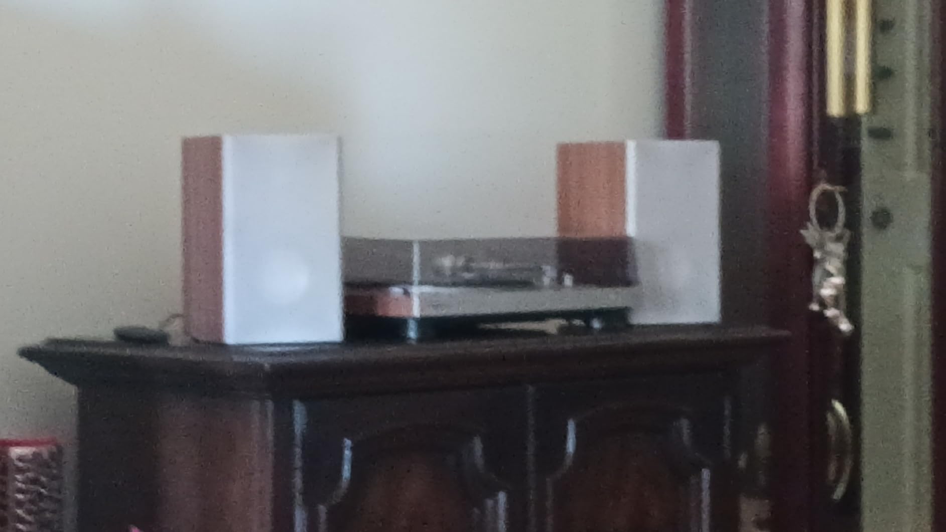 1 BY ONE Fully Automatic Record Player with Speakers, HiFi Vinyl Turntable customer photo 2