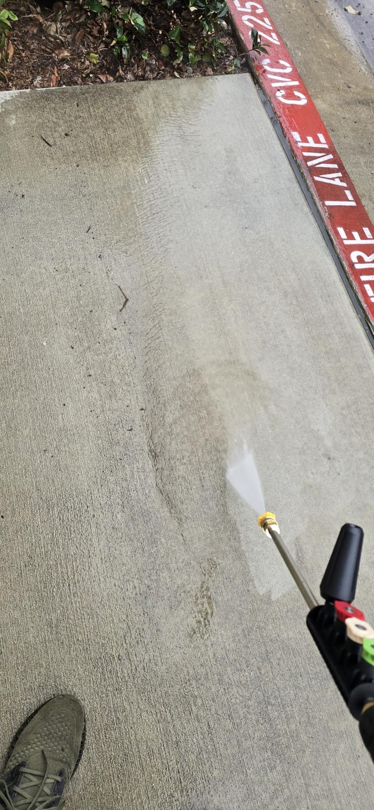 A-iPower Electric Pressure Washer 2800 Max PSI 1.7 Max GPM Follow Me | Power Washer with Anti-Tipping Design QC Turbo Nozzle Soap Dispense for Fence Driveway Patio Cars Home Cleaning E2800-FM Red customer photo 1