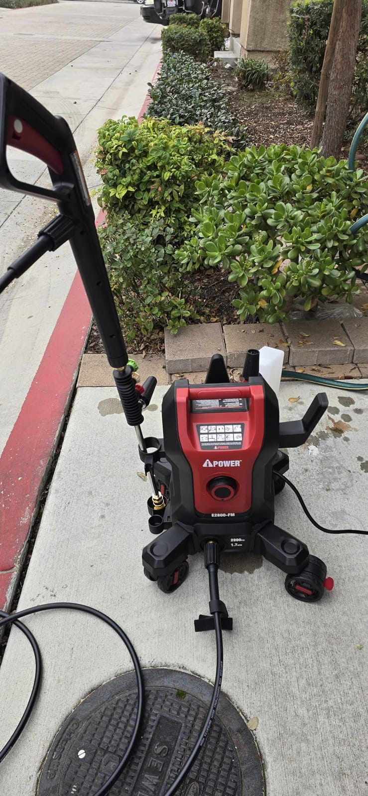 A-iPower Electric Pressure Washer 2800 Max PSI 1.7 Max GPM Follow Me | Power Washer with Anti-Tipping Design QC Turbo Nozzle Soap Dispense for Fence Driveway Patio Cars Home Cleaning E2800-FM Red customer photo 2