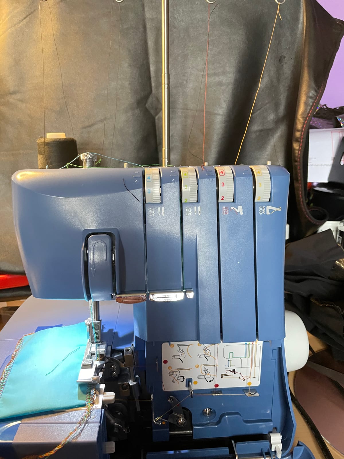 SINGER S0230 Navy Blue High Speed Overlock Serger, 2-3-4 Thread Capability, color coded threading, 1300 stitches/min, differential feed customer photo 2