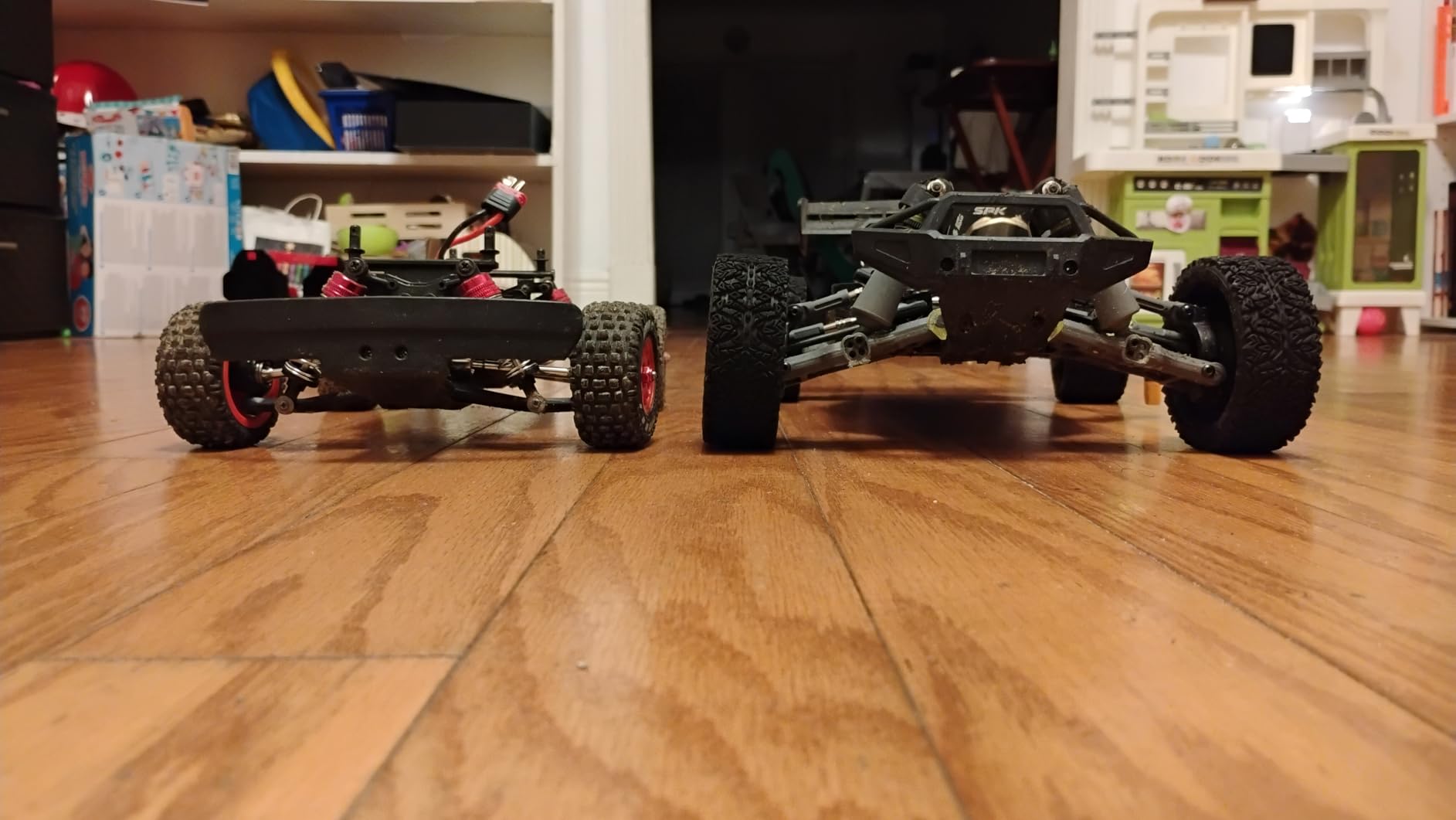 RLAARLO 1/10 Brushless RC Cars, 4×4 Buggy, 50+ MPH, Carbon Fiber, Ages 14+ | 3650-2650KV Brushless Motor, 4WD, 3S LiPo, Alloy Chassis, Sealed Diffs, 20kg Servo, 6CH Radio, Waterproof, All-terrain customer photo 2
