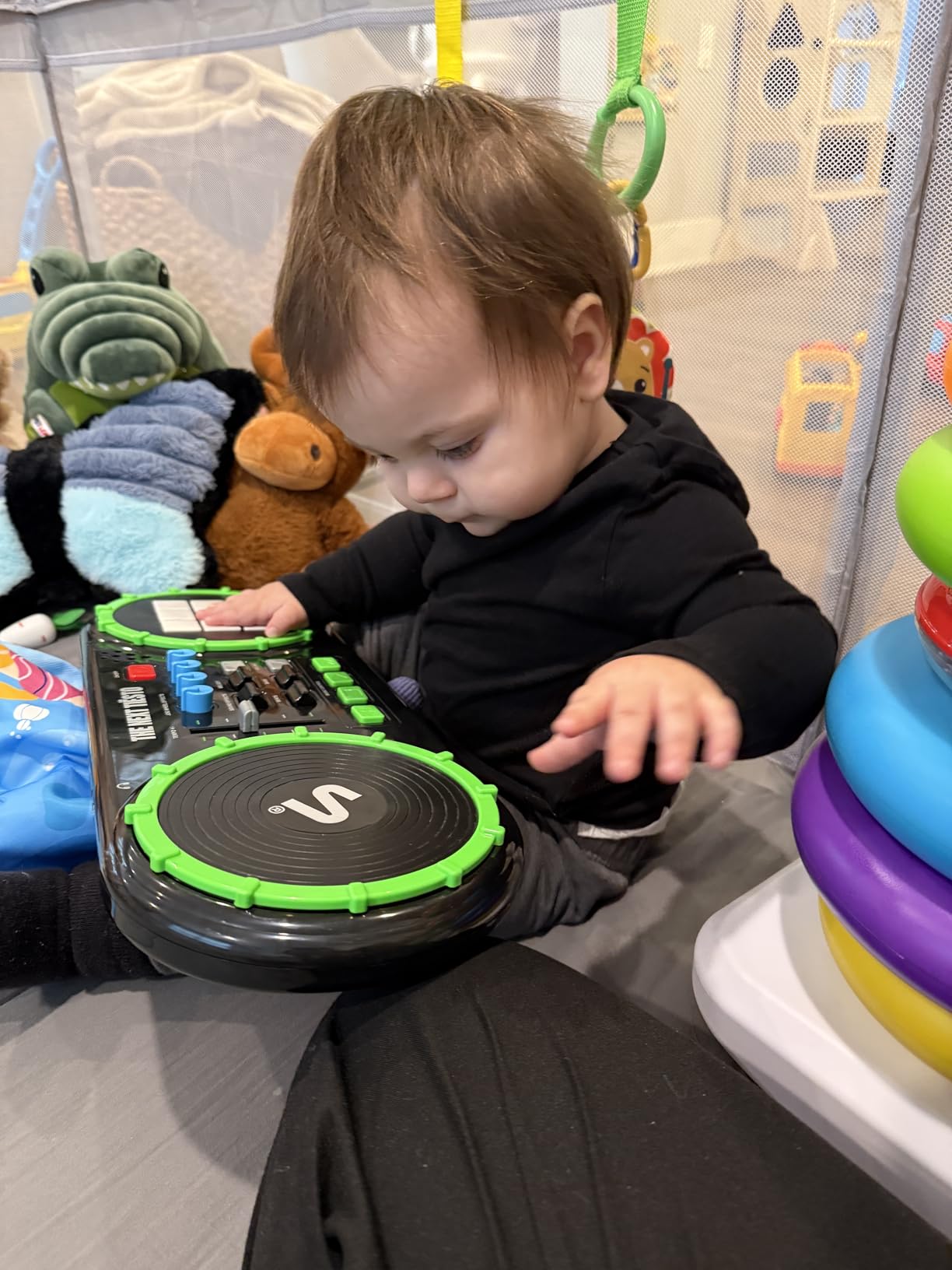 The Next Beat by Tiesto Kids DJ Mixer, Jog Wheel, Tempo Slider, LED Pads | 9 Exclusive Melodies & Basslines, 9 Bonus Sound Effects, Hands-On Rhythm Play customer photo 1