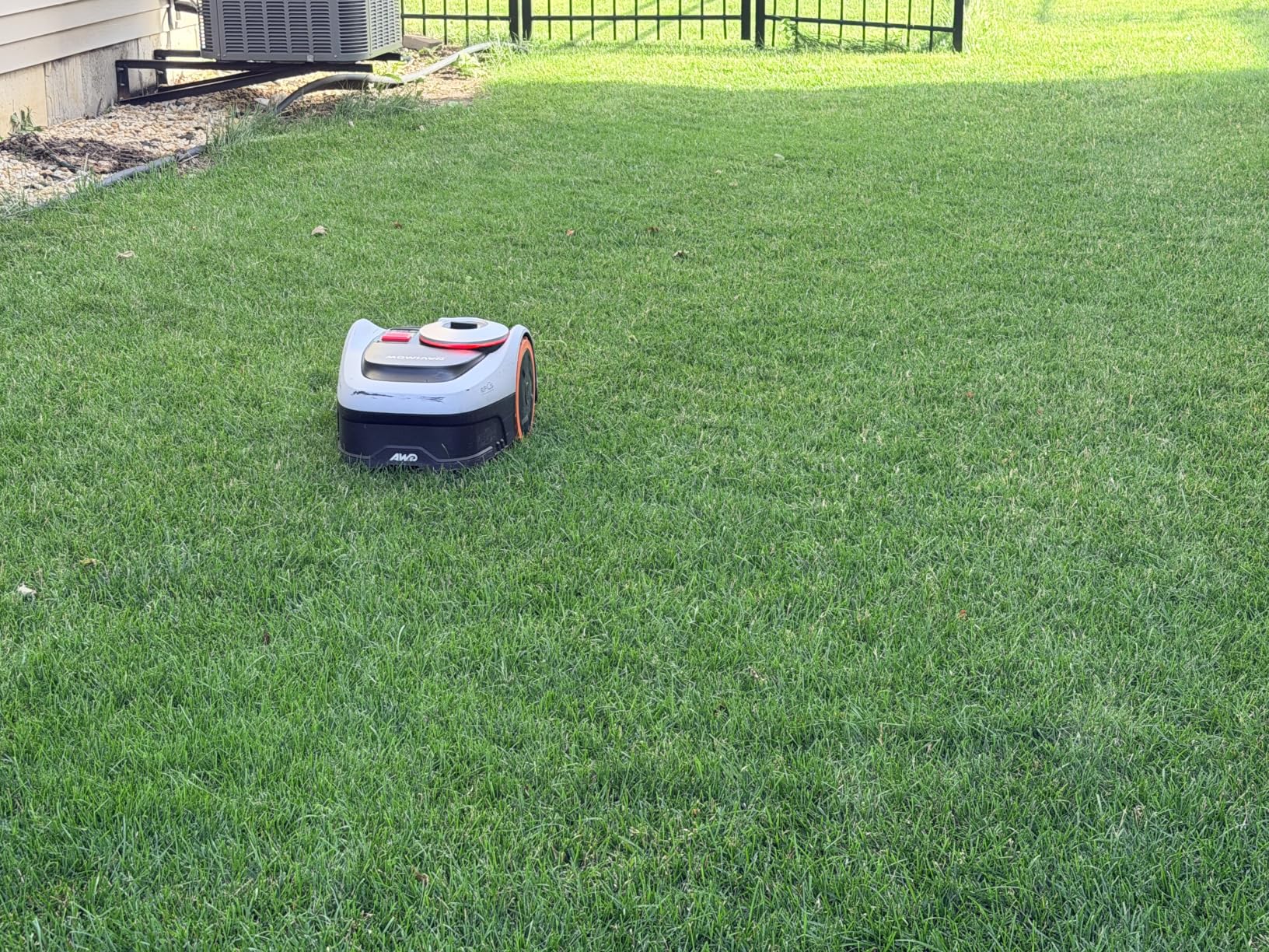 Segway Navimow i206 AWD Robot Lawn Mower, New i105N, 0.15 Acre, 45% Slopes | Perimeter Wire-Free Setup, NRTK-Vision Auto Mapping, Zero-Turn Steering, 2-3.6-Inch Cutting Height, 20-Zone App Control customer photo 1