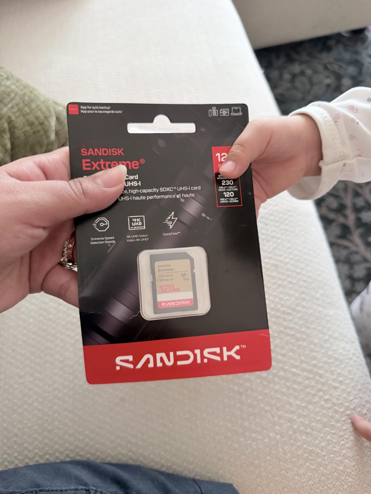 SanDisk 128GB Extreme SD UHS-I Card - Up to 230MB/s Read Speed and 120MB/s Write Speed, 4K UHD Video, U3, V30 - SDSDXV9-128G-GUCIN customer photo 1