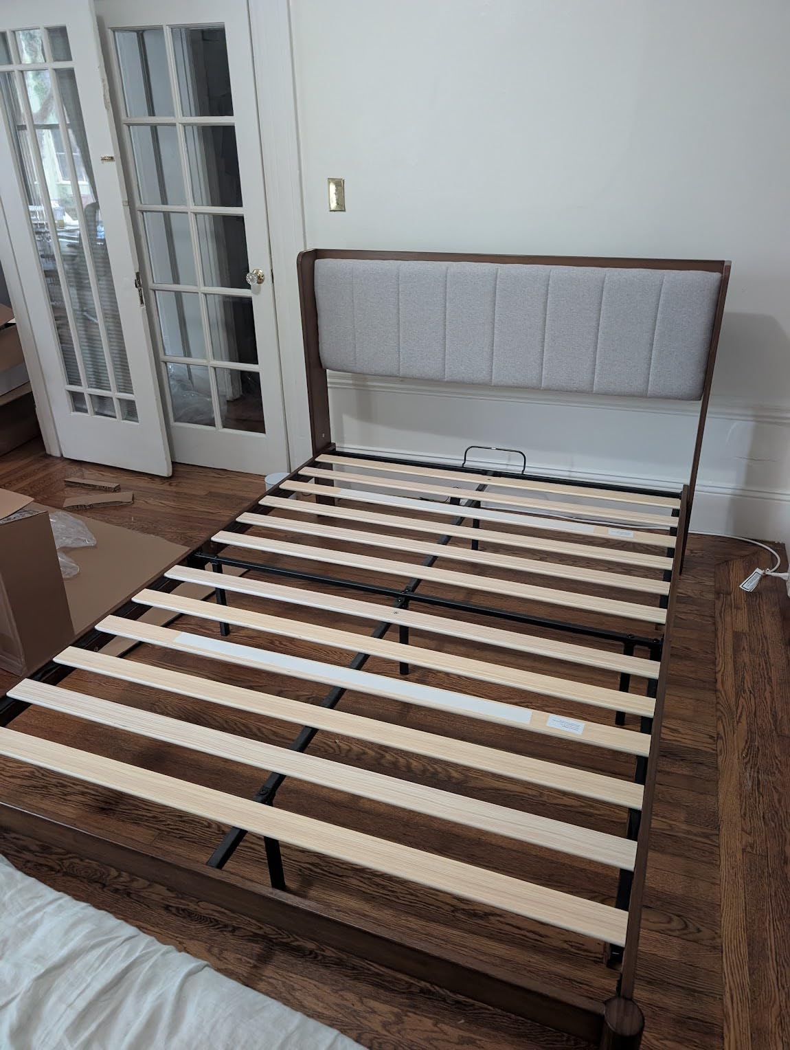 Zinus Jonas Bamboo Platform Bed Frame, Wingback Headboard, Queen | Mid-Century Modern Design, Plush Upholstered Comfort, Sustainable Bamboo, Fits Any Bedroom Style, No Box Spring Needed customer photo 1