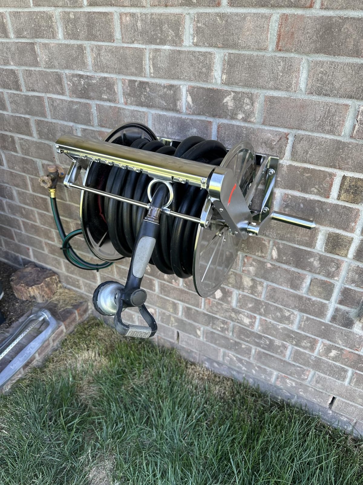 Stainless Steel Garden Hose Reel Heavy Duty, Wall Mount Water Hose Holder, 150 Feet of 5/8 Inch Hoses Capacity, Hose Reels with 5 ft Inlet Hose for Outside, Lawn, Yard, Garage customer photo 2