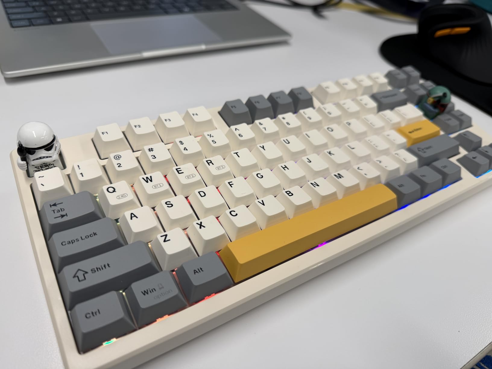 Kisnt KN85 Wireless Silent Mechanical Keyboard, 75% Layout, Bluetooth/2.4GHz/USB-C, Custom RGB Backlit, Hot Swappable, Quiet Typing for Windows/Mac/PC (Berry Red) customer photo 1