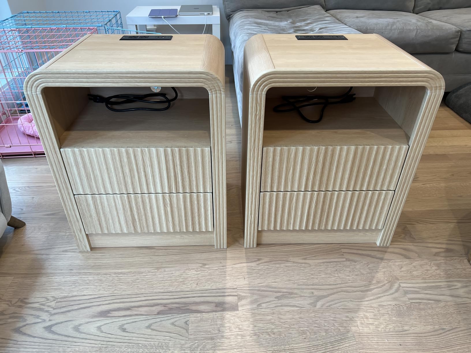 Decofy Fluted Nightstand Set of 2 with Charging Station, 2 Drawers, Oak | 19.7'' Wide Morden End Table with USB/Type-C Ports, Curved Profile Design, Open Shelf, Wood Bedside Table for Bedroom customer photo 1