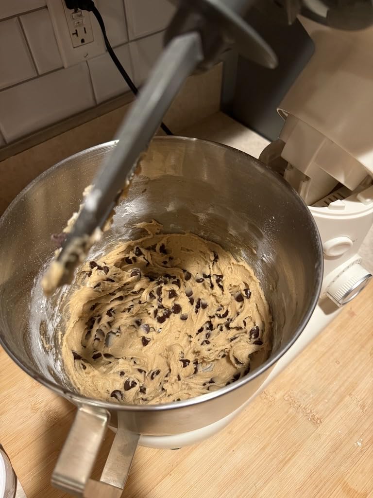 Martha Stewart 5.3Qt Stand Mixer, 12-Speed Tilt-Head Electric Kitchen Mixer with Stainless Steel Bowl, Dough Hook, Whisk & Beater, Splash Shield, Ideal for Baking Bread, Cake & Whipping, Linen Cream customer photo 2