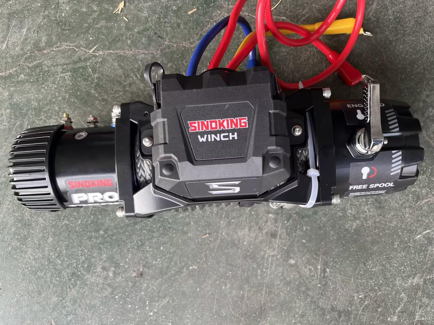 SINOKING PRO Series 13500 lb Electric Winch, 12V Towing Winch, Synthetic Rope, 2-in-1 Wired/Wireless Remote, Waterproof IP67, 7 HP Motor for Jeep, SUV, Truck & Trailer customer photo 2