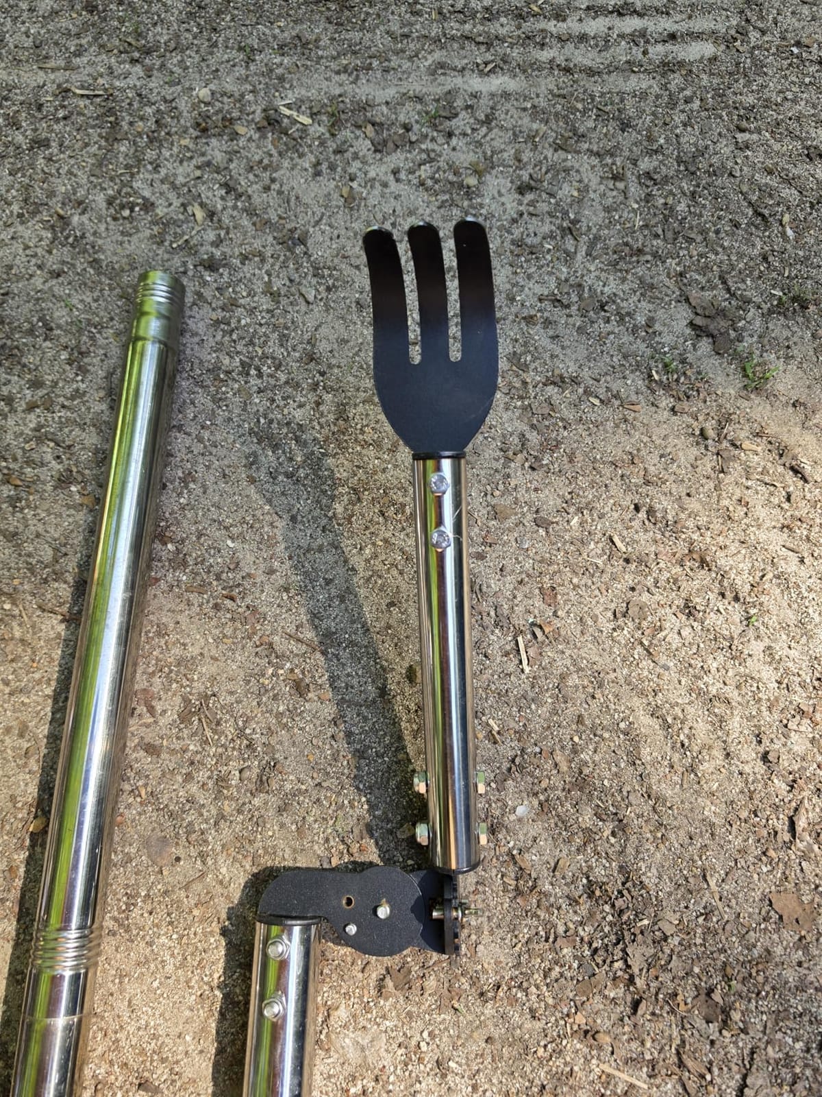 12FT Gutter Cleaning Tools from the Ground, Dual-Axis Spring Steel Gutter Cleaner Tool, Adjustable Length Cleaning Pole with Rake for Leaves, Muck and Roof Debris customer photo 1
