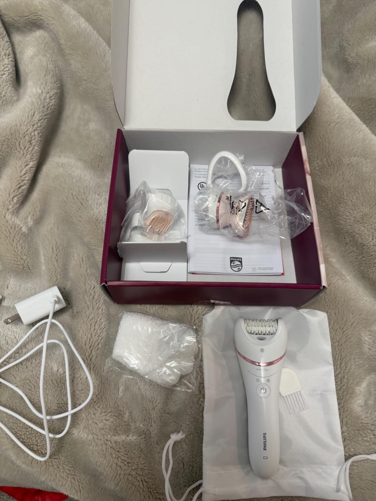 Philips Epilator Series 9000 - Cordless Wet and Dry Electric Epilator, Hair Removal for Legs, Body and Bikini, with ProGuide, 8 Accessories, 60 min. Runtime, Model BRE717/00 customer photo 2