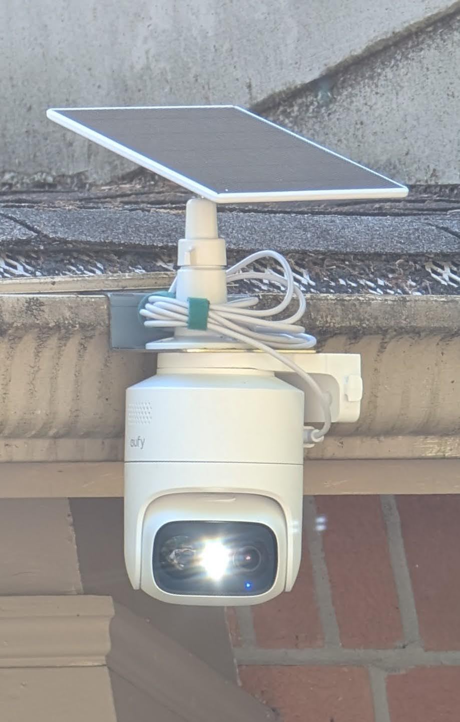 eufy Security eufyCam C37, Solar Cameras Wireless Outdoor,2K Resolution | 360° Pan & Tilt AI Tracking, Human/Pet/Vehicle Detection, Flexible Solar Panel, Color Night Vision, No Monthly Fee customer photo 2