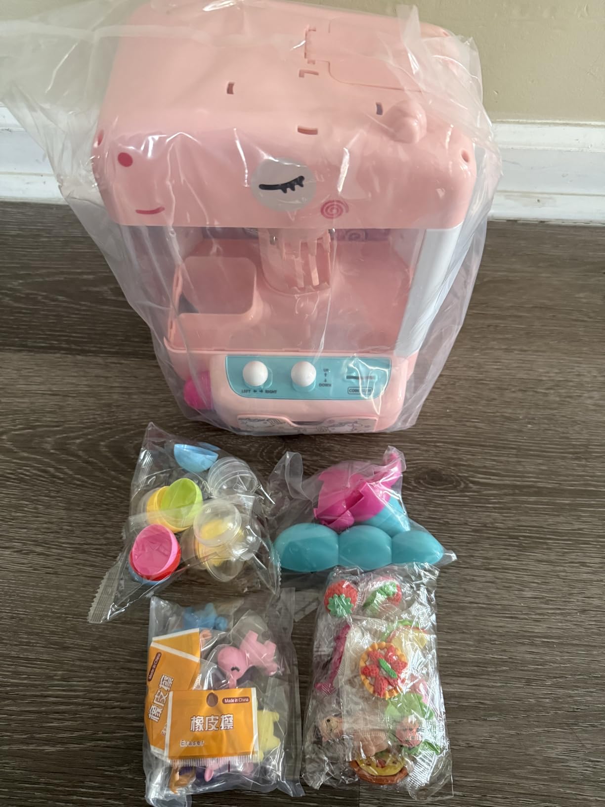 Skirfy Mini Claws Machines for Kids, Vending Machines Toys for Boys Girls 6 7 8 9 Year Old, Arcades Games Toys Bear with LED Light & Adjustable Sound, Birthday Party for 6-12 Year Old Boys Girls customer photo 1