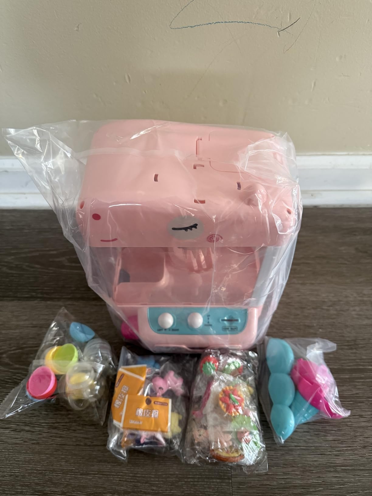 Skirfy Mini Claws Machines for Kids, Vending Machines Toys for Boys Girls 6 7 8 9 Year Old, Arcades Games Toys Bear with LED Light & Adjustable Sound, Birthday Party for 6-12 Year Old Boys Girls customer photo 2