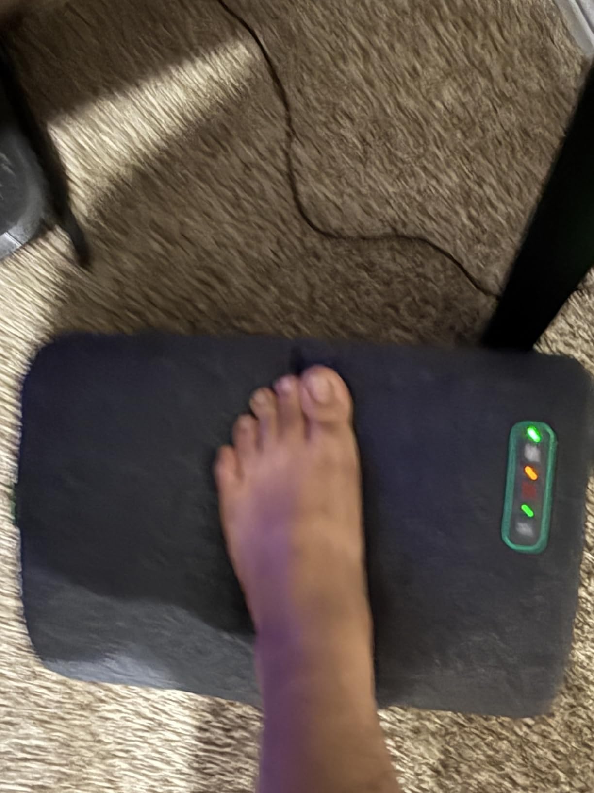 Snailax Heated Foot Rest for Under Desk at Work, Foot Stool with Vibration Massage, 3 Heat Levels, Ergonomic Memory Foam Feet Warmer Heater customer photo 2