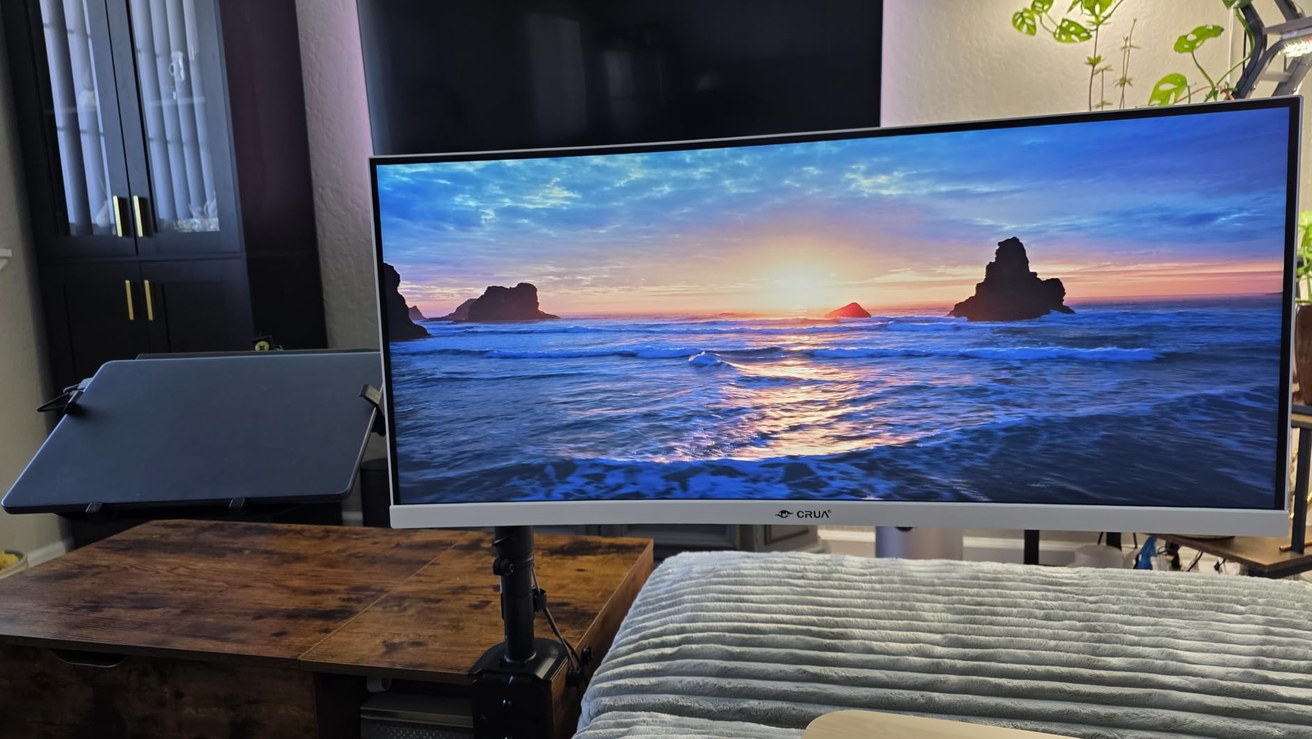 CRUA 34 Inch 21:9 UWQHD 100Hz IPS Ultrawide Curved Monitor, Speakers, 120% sRGB, 92% DCI-P3, FreeSync, 3800R, HDMI 2.0, DP 1.4 customer photo 2