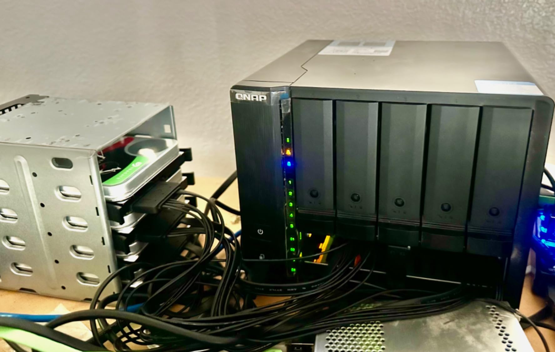QNAP TS-432X-4G-US 4 Bay 10GbE Desktop NAS | ARM Alpine AL524 Quad-core Processor and 4 GB DDR4 RAM (Diskless) customer photo 2