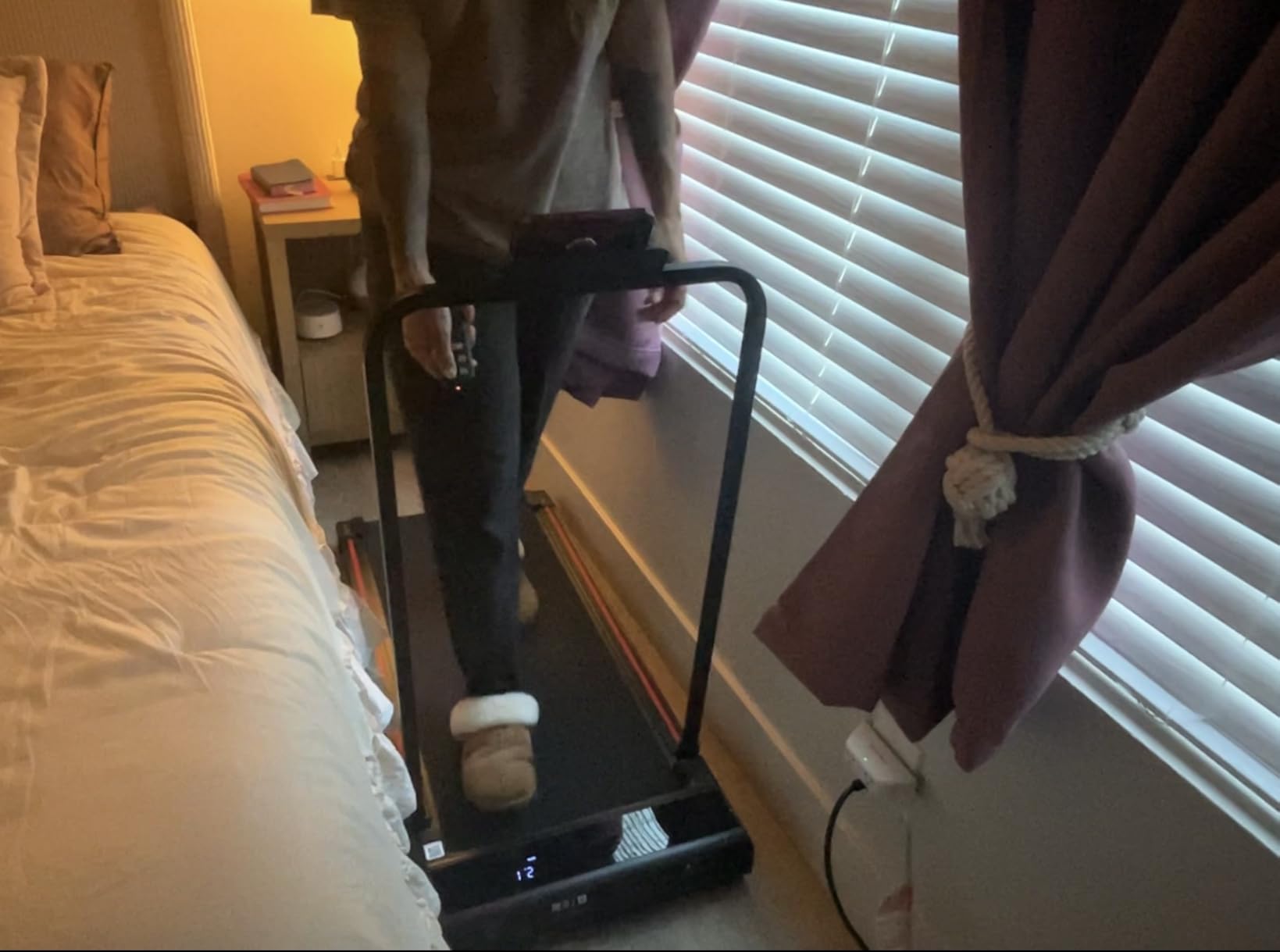 Walking Pad Treadmill for Home - Foldable Treadmill with Handle Bar Mini Portable Walk Pads Under Desk Small Spaces Compact Folding Electric Treadmills Office Walking and Running Machine Terluxra customer photo 1