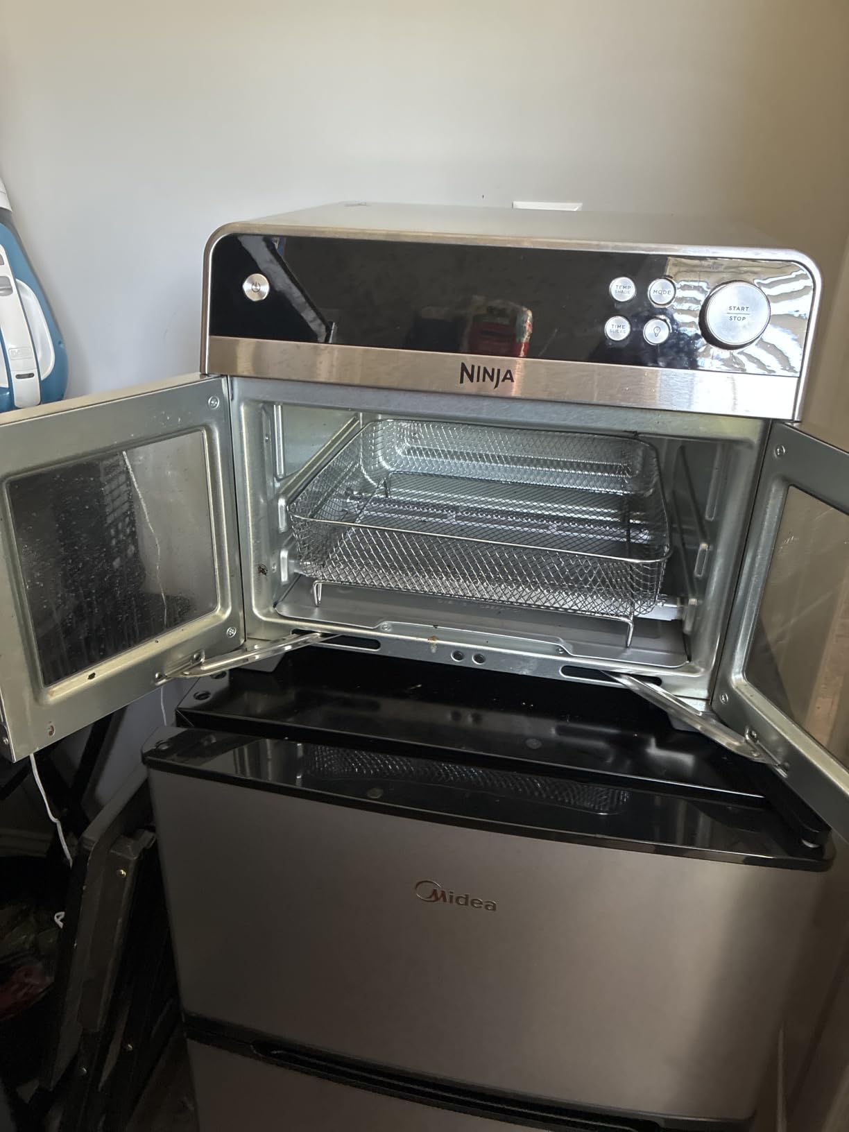 Ninja French Door Premier Air Fry Oven, 10-in-1, Black, FO101BK customer photo 2