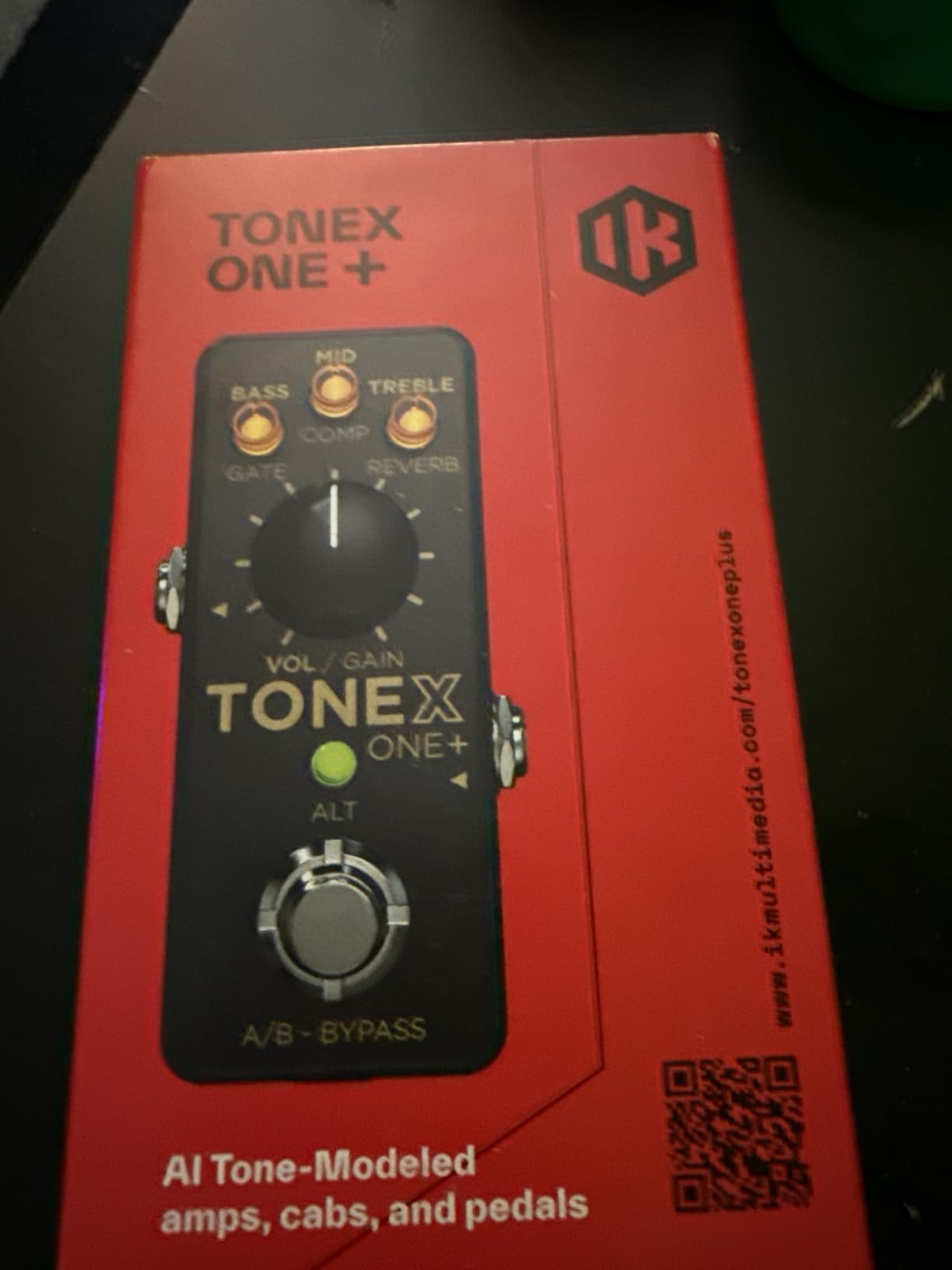 IK Multimedia TONEX ONE+ AI Guitar Amp & Effects Pedal with Bluetooth Wireless Editing, MIDI Control, USB Audio Interface, 60,000+ Tone Models, Compact Amp Simulator Cab & Stompbox Modeler customer photo 1