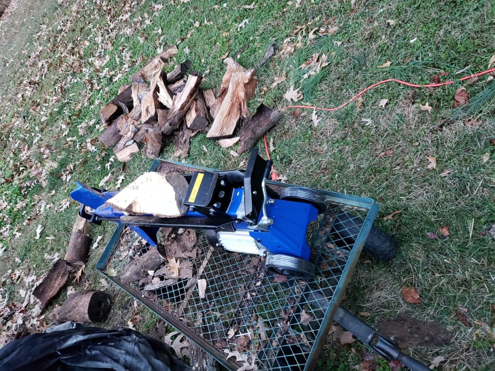BILT HARD 14 Ton Electric Log Splitter, 15 Amp Hydraulic Firewood Splitter with 2-Stage Pump, 20 Inch Log Capacity for Home, Farm & Fireplace customer photo 2