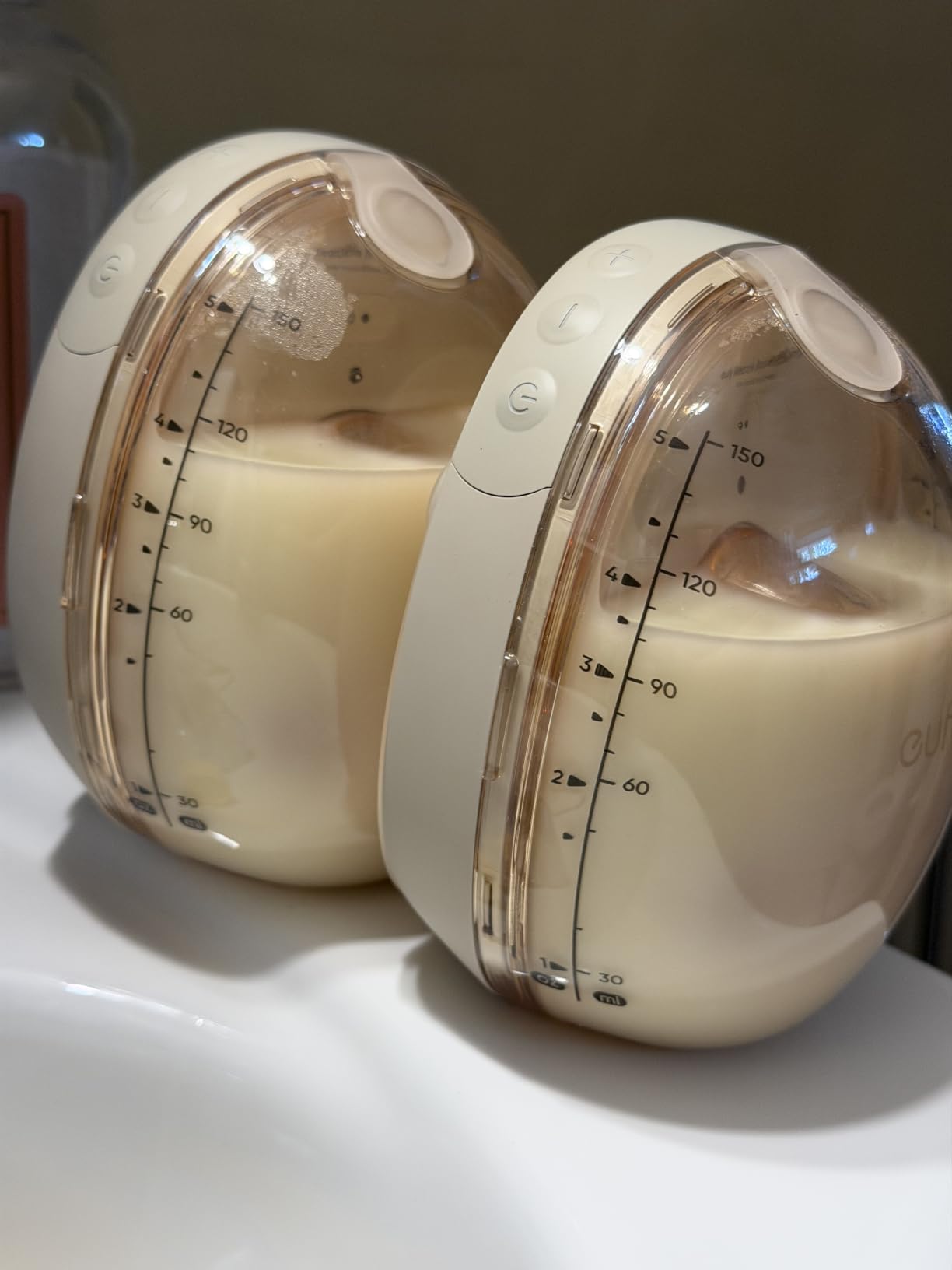 eufy Security Heated Massage Wearable Breast Pump S2 Pro, Charging Case | HeatFlow 2.0, VibraPump Massage, Nipple Light, Full Milk Alert, 7-Day Battery, App DIY Rhythm, Double-Sealed Flange customer photo 2