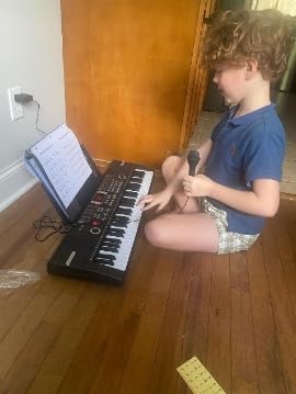 61 keys keyboard piano, Electronic Digital Piano with Built-In Speaker Microphone, Sheet Stand and Power Supply, Portable piano Keyboard Gift Teaching for Beginners customer photo 1