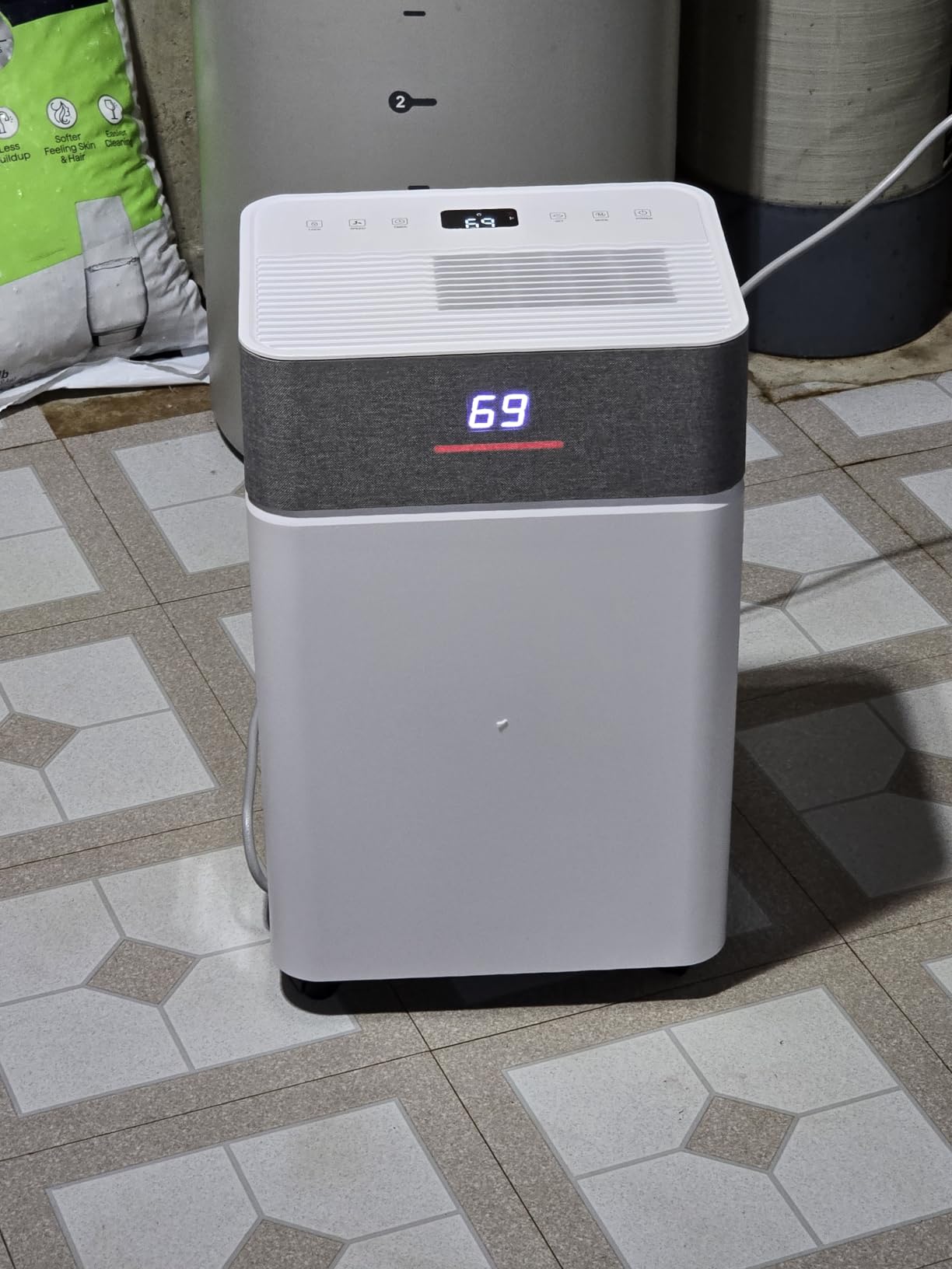 Uthfy 5000Sq.Ft Dehumidifier for Basement with Drain Hose, Large Quiet Smart Compressor Dehumidifiers for Home/Bedroom/Bathroom, Reusable Filter, Dual-Screen, Child Lock, Intelligent Humidistat, 24H Timer customer photo 1