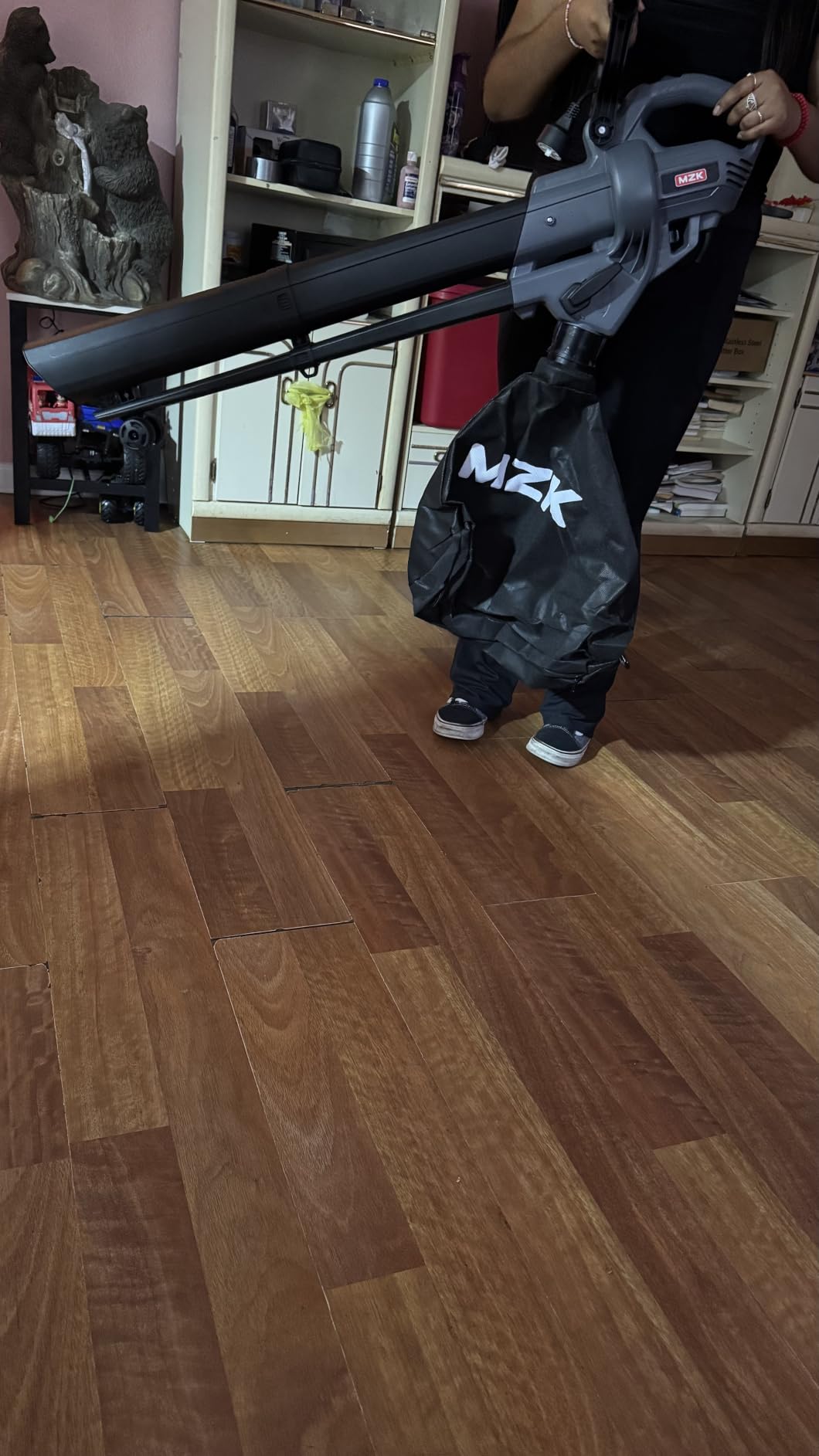 MZK 3-in-1 Electric Leaf Blower Vacuum Mulcher, Corded | Blows, vacuums, and mulches leaves with 460 CFM airflow and 40L bag for gardens, yards, and walkways. customer photo 2