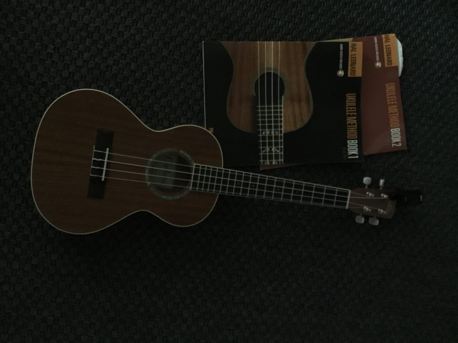 Ukulele Method Book 1 - Hal Leonard | Step-by-Step Beginner Ukulele Lesson Book for Adults and Kids | Learn Chords, Strumming, and Reading Music | Ukulele Songbook and Technique Guide customer photo 1