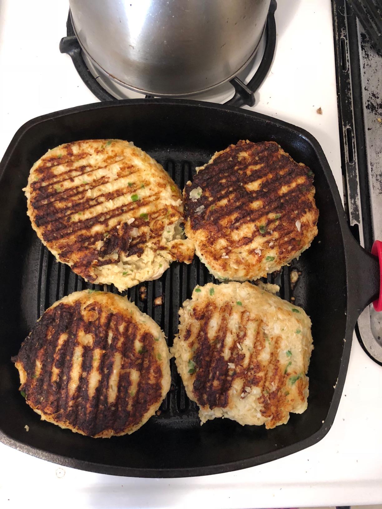 Lodge Square Cast Iron Grill Pan, PFAS-Free, 10.5 Inches customer photo 2